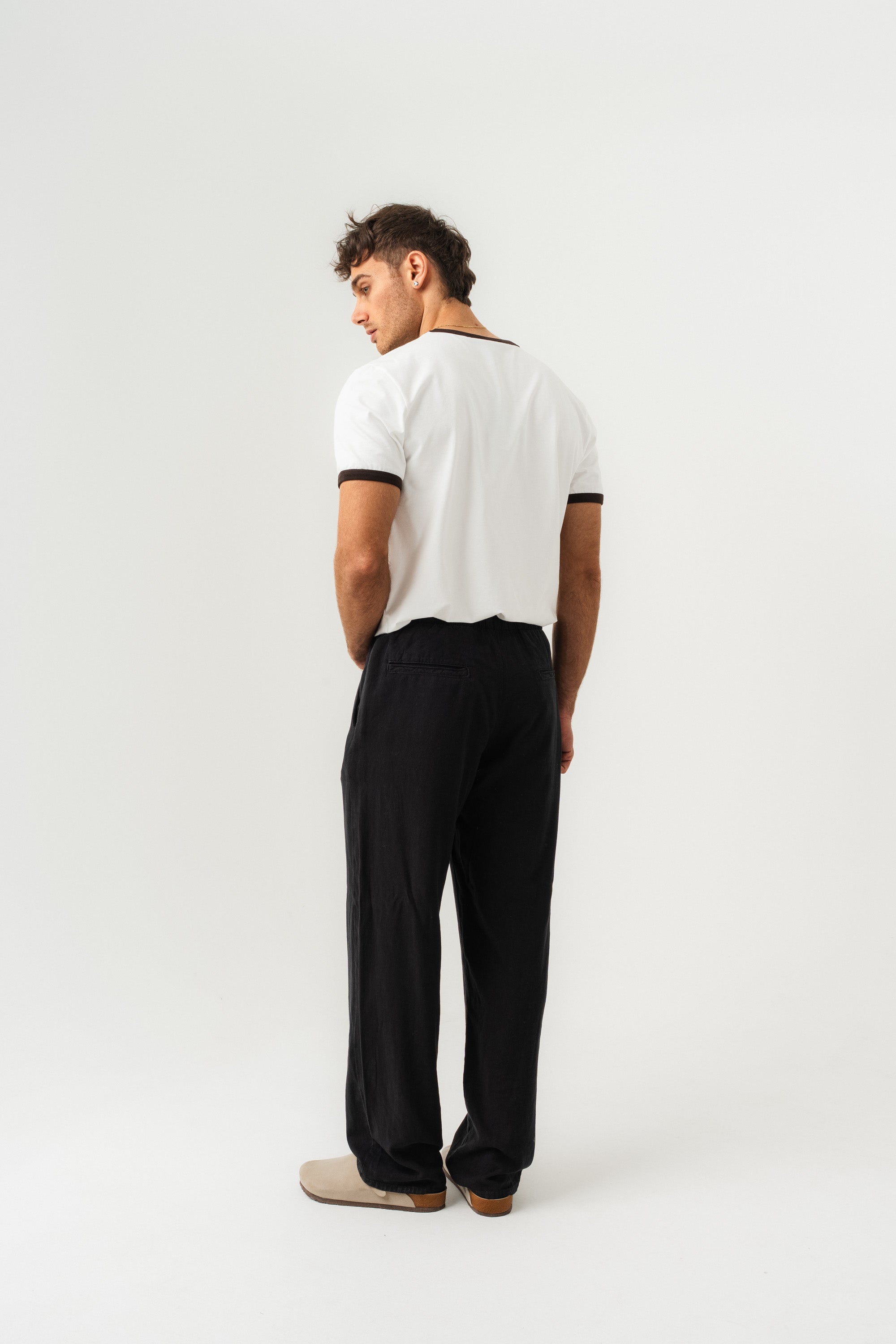 UNISEX YAKA KOL YIKAMA DETAYLI REGULAR FIT BASIC TİŞÖRT BEYAZ-KAHVE-8