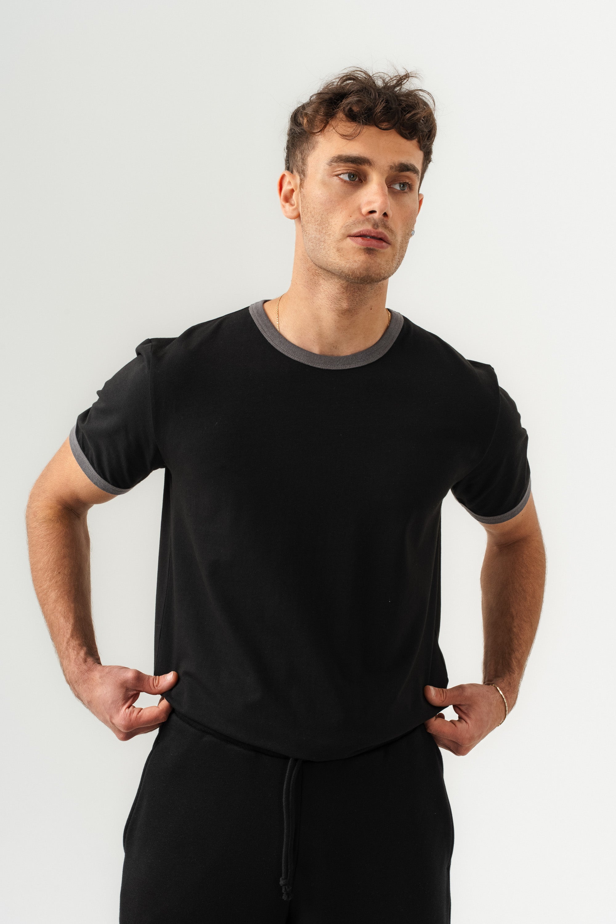 UNISEX YAKA KOL YIKAMA DETAYLI REGULAR FIT BASIC TİŞÖRT SİYAH-GRİ-3