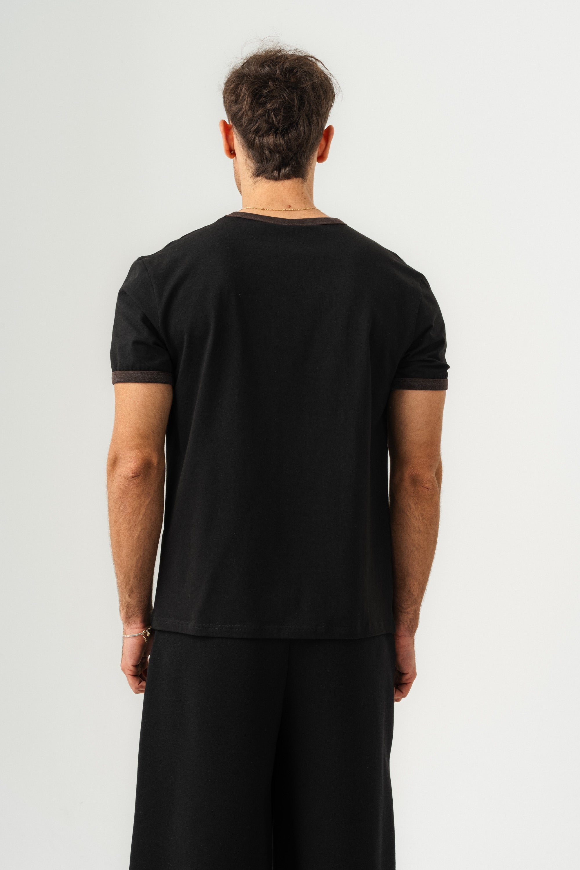UNISEX YAKA KOL YIKAMA DETAYLI REGULAR FIT BASIC TİŞÖRT SİYAH-KAHVE-6
