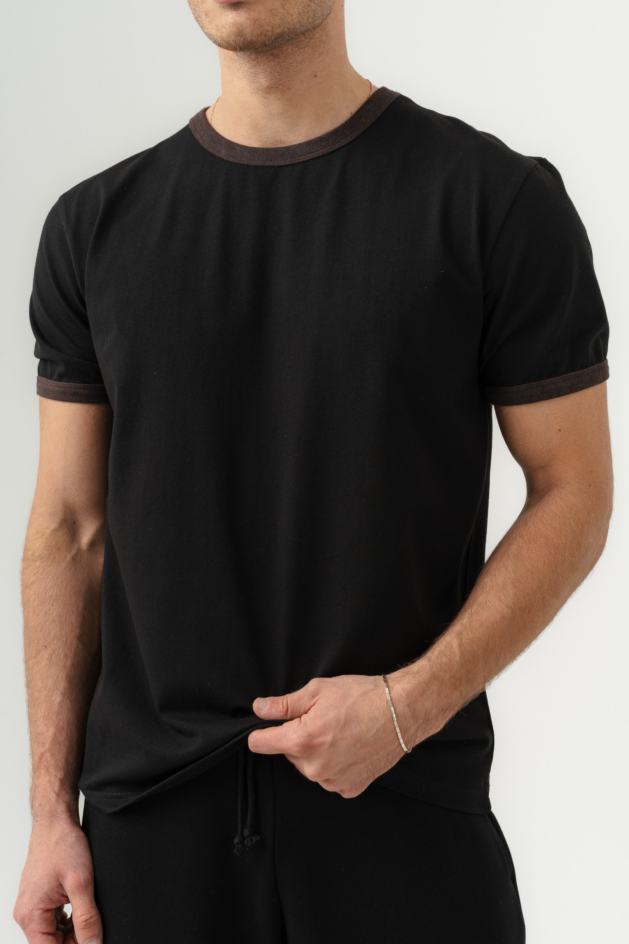 UNISEX YAKA KOL YIKAMA DETAYLI REGULAR FIT BASIC TİŞÖRT SİYAH-KAHVE-7