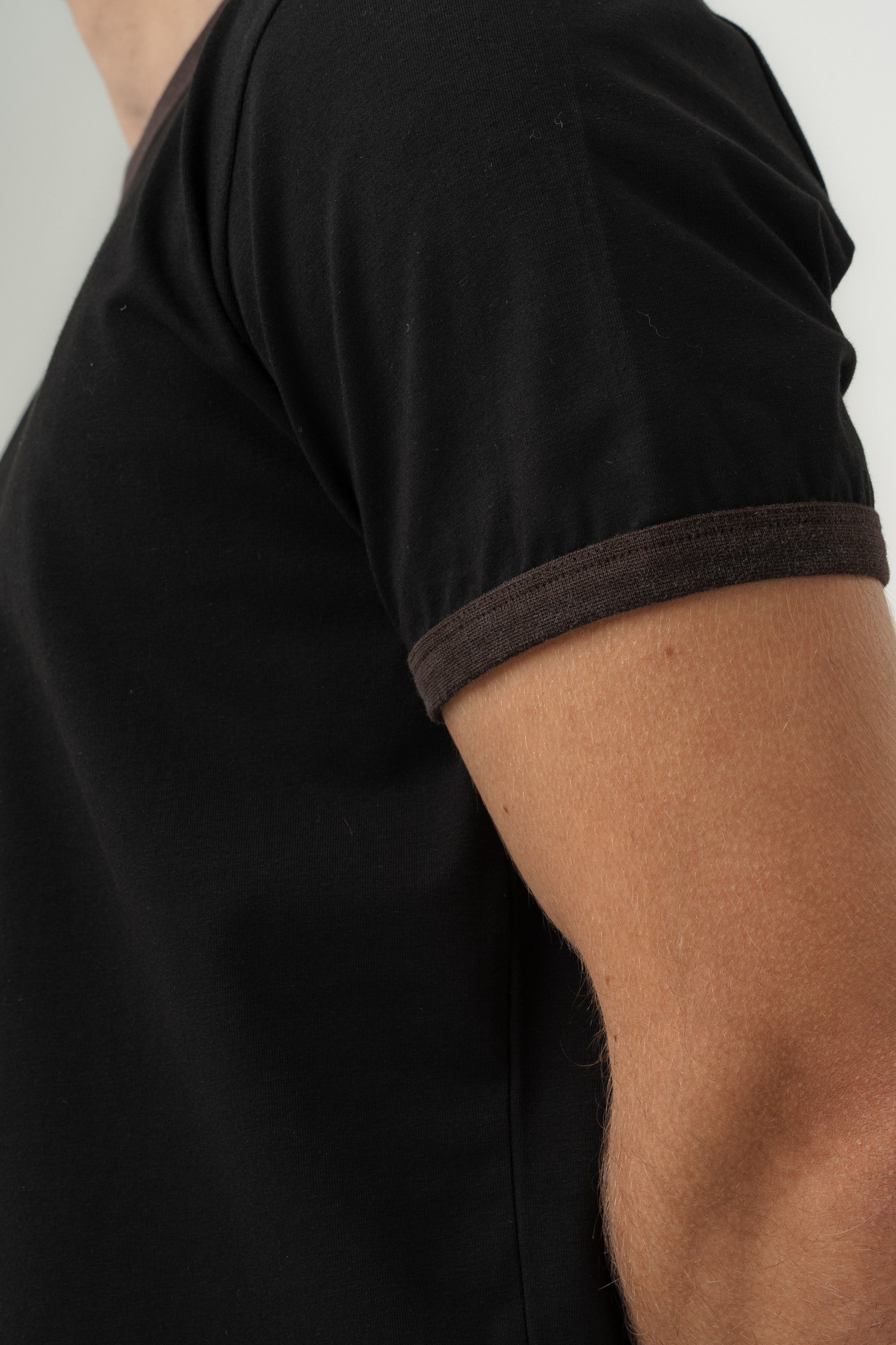 UNISEX YAKA KOL YIKAMA DETAYLI REGULAR FIT BASIC TİŞÖRT SİYAH-KAHVE-5