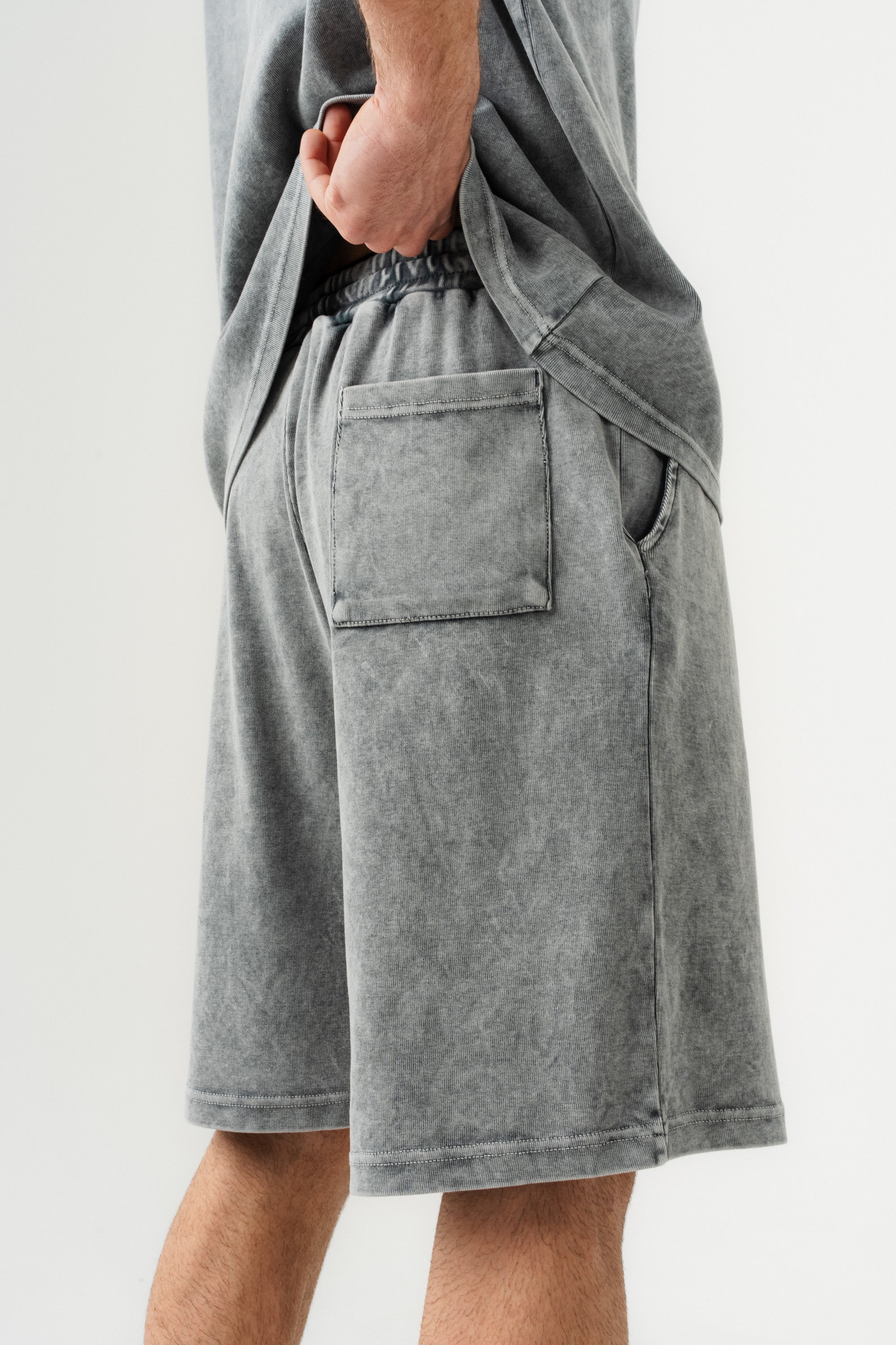 BORZ Soluk Efektli Oversize Kalıp T-shirt ve Şort Takımı-8