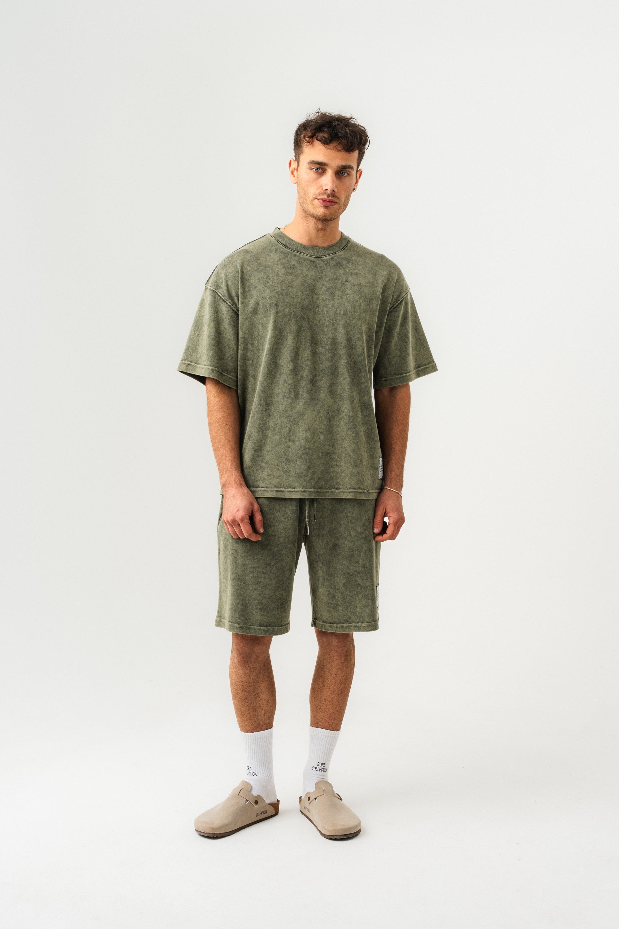 BORZ Soluk Efektli Oversize Kalıp T-shirt ve Şort Takımı-3