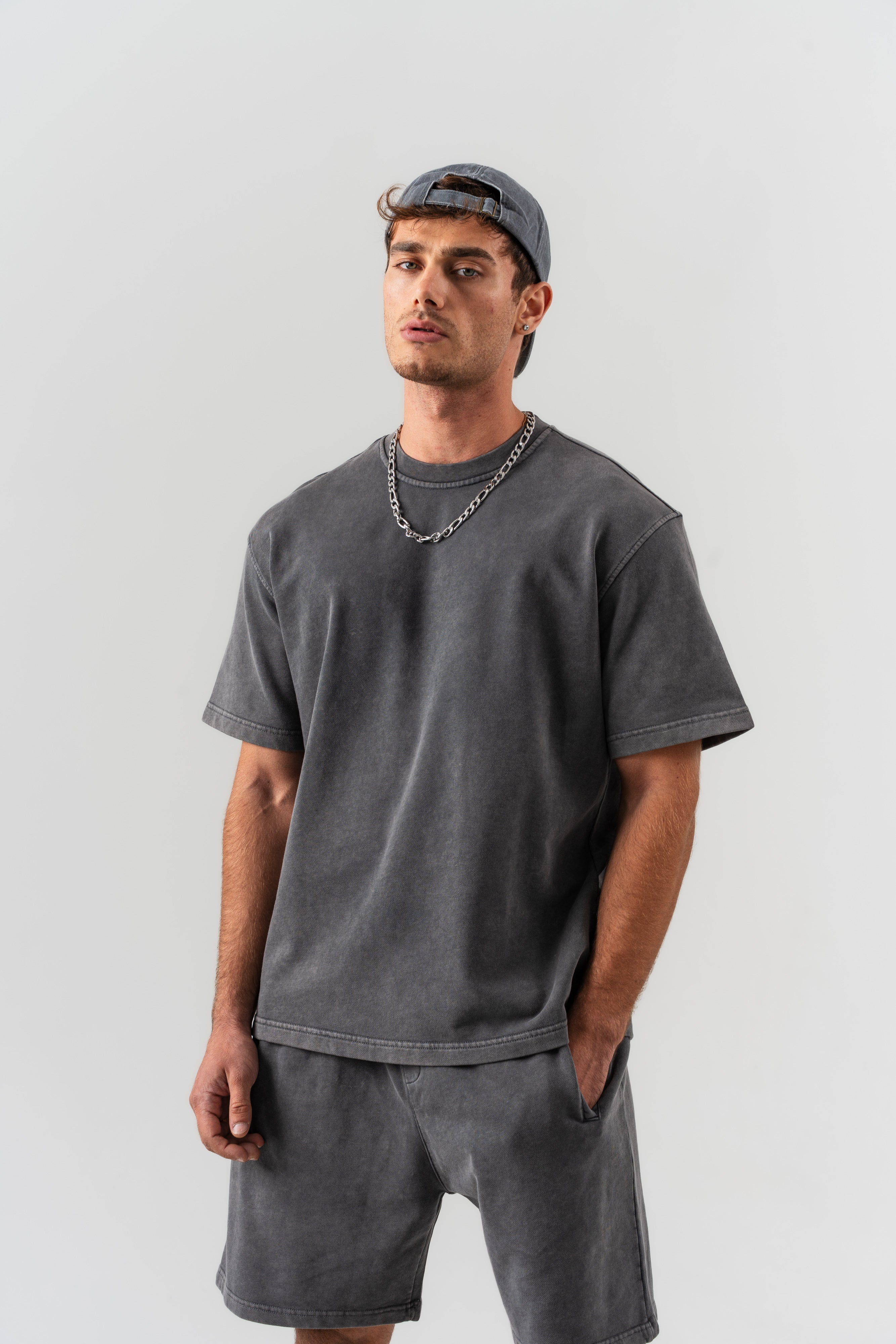 BORZ Yıkamalı Oversize T-shirt ve Şort Takımı - Siyah