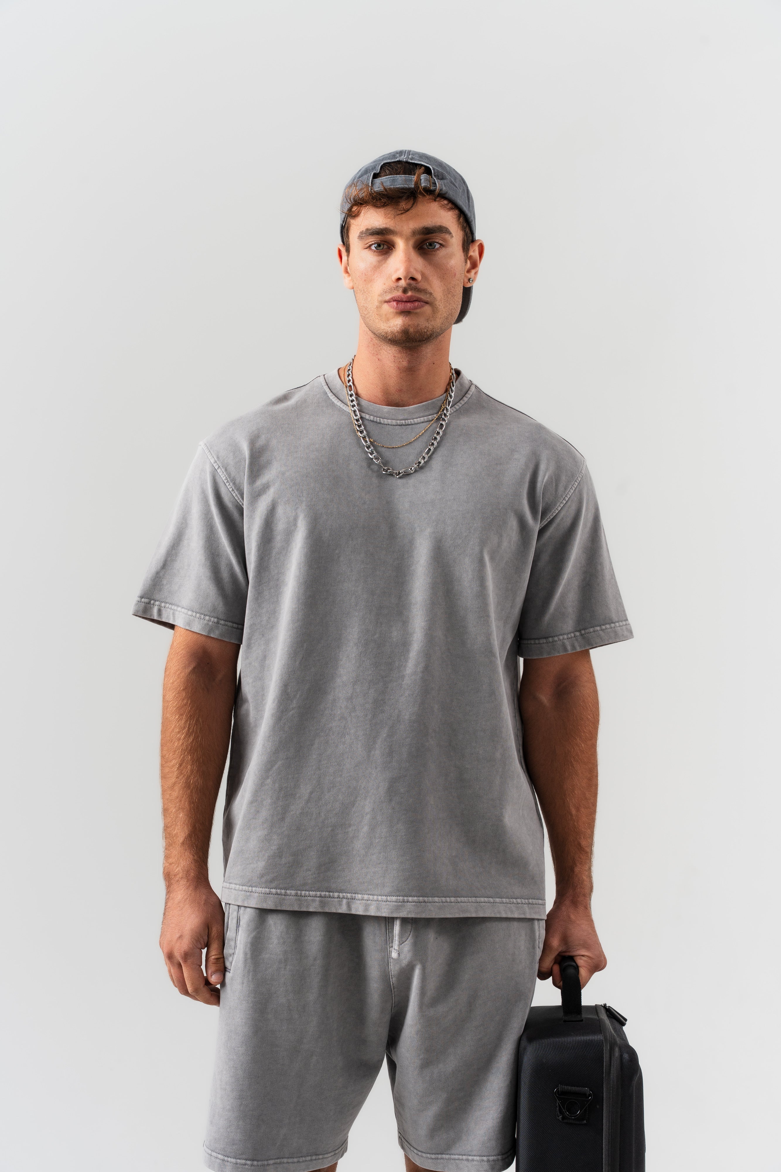 BORZ Yıkamalı Oversize T-shirt ve Şort Takımı - Gri