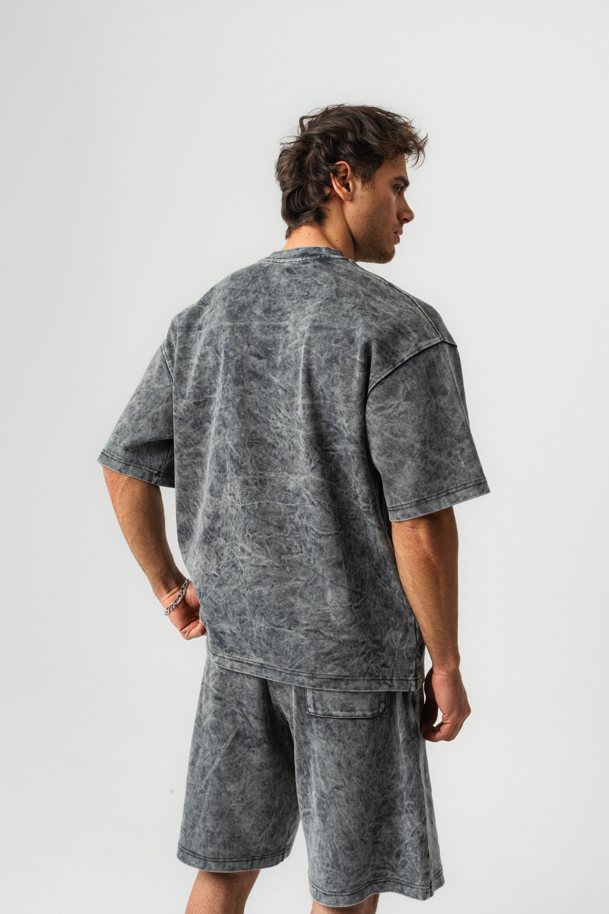 BORZ Soluk Efektli Oversize Kalıp T-shirt ve Şort Takımı - Siyah-3