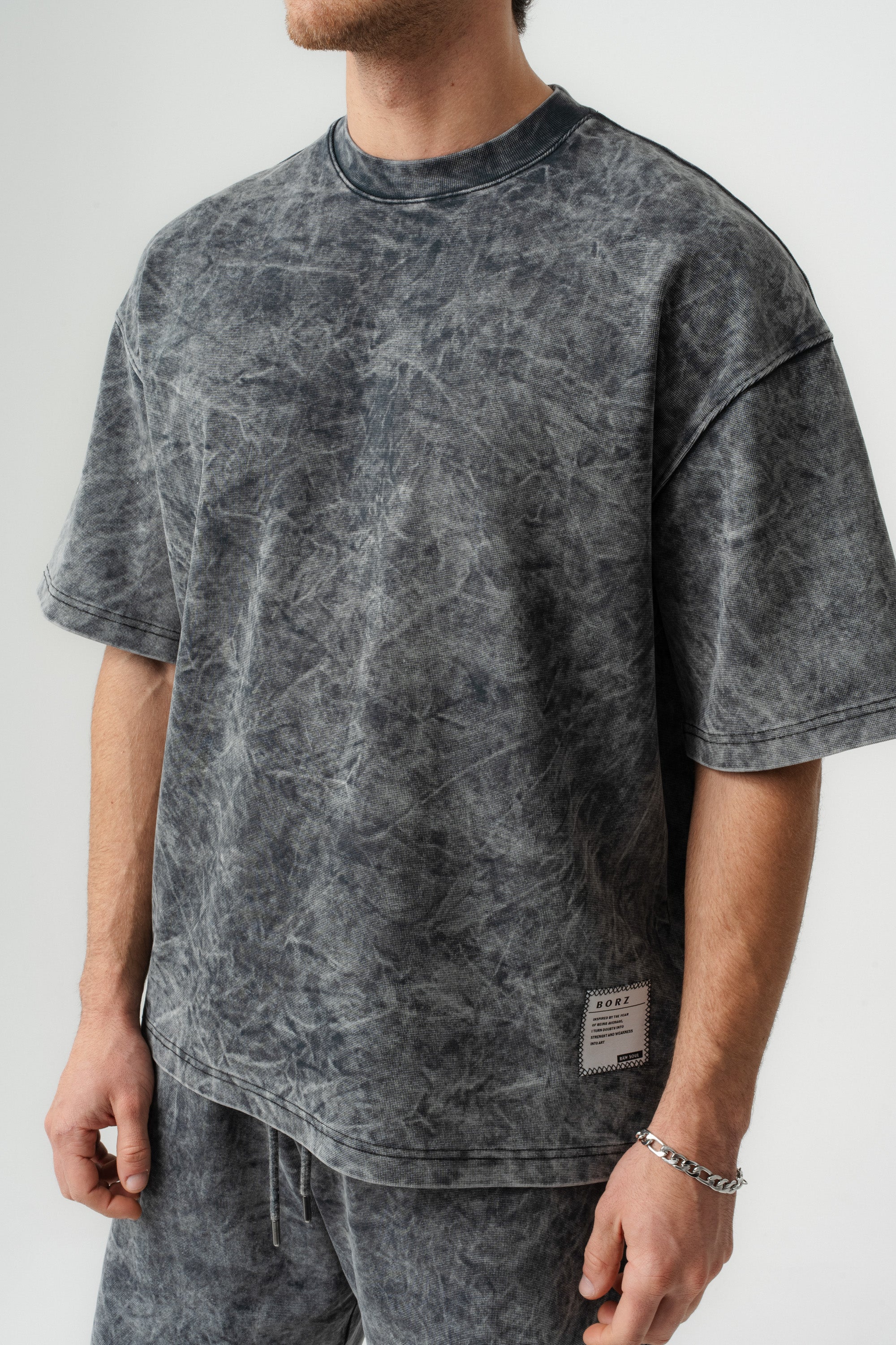 BORZ Soluk Efektli Oversize Kalıp T-shirt ve Şort Takımı - Siyah-4